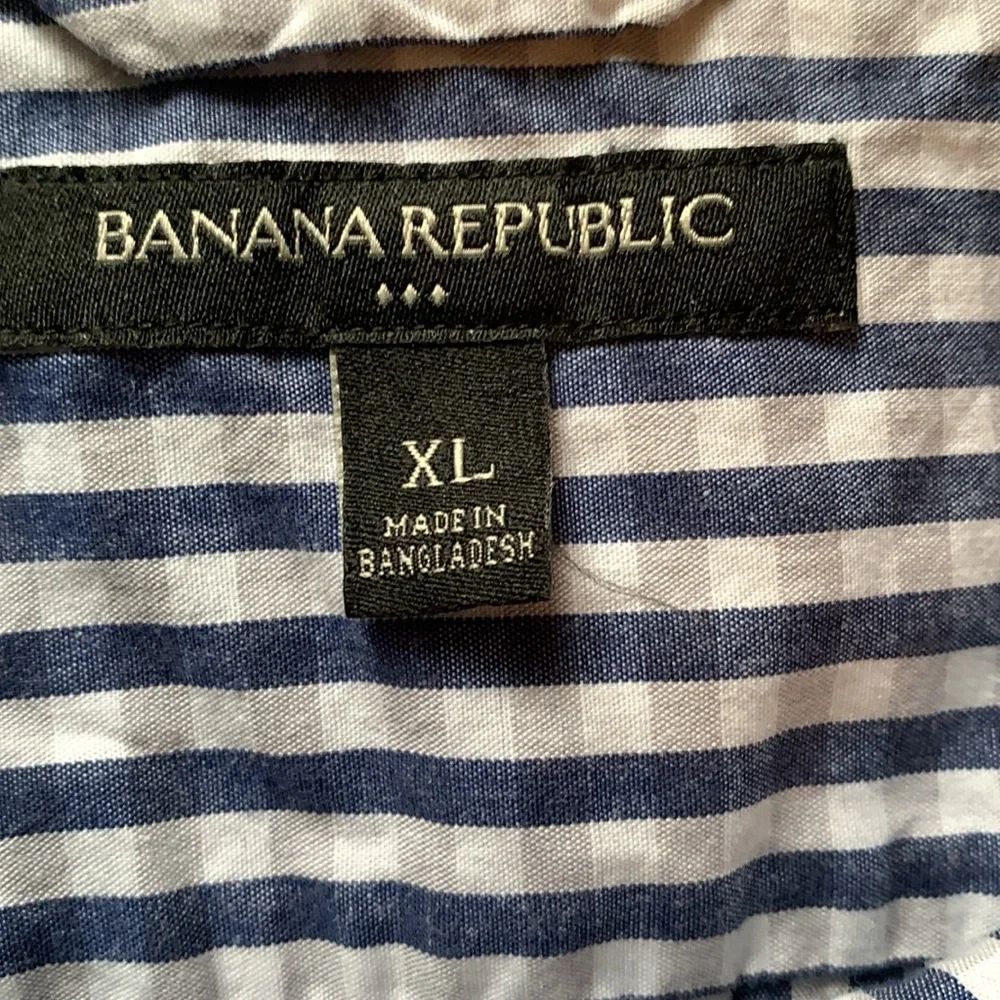 Banana Republic Blue & Grey Checkered Casual Button Down Shirt EUC